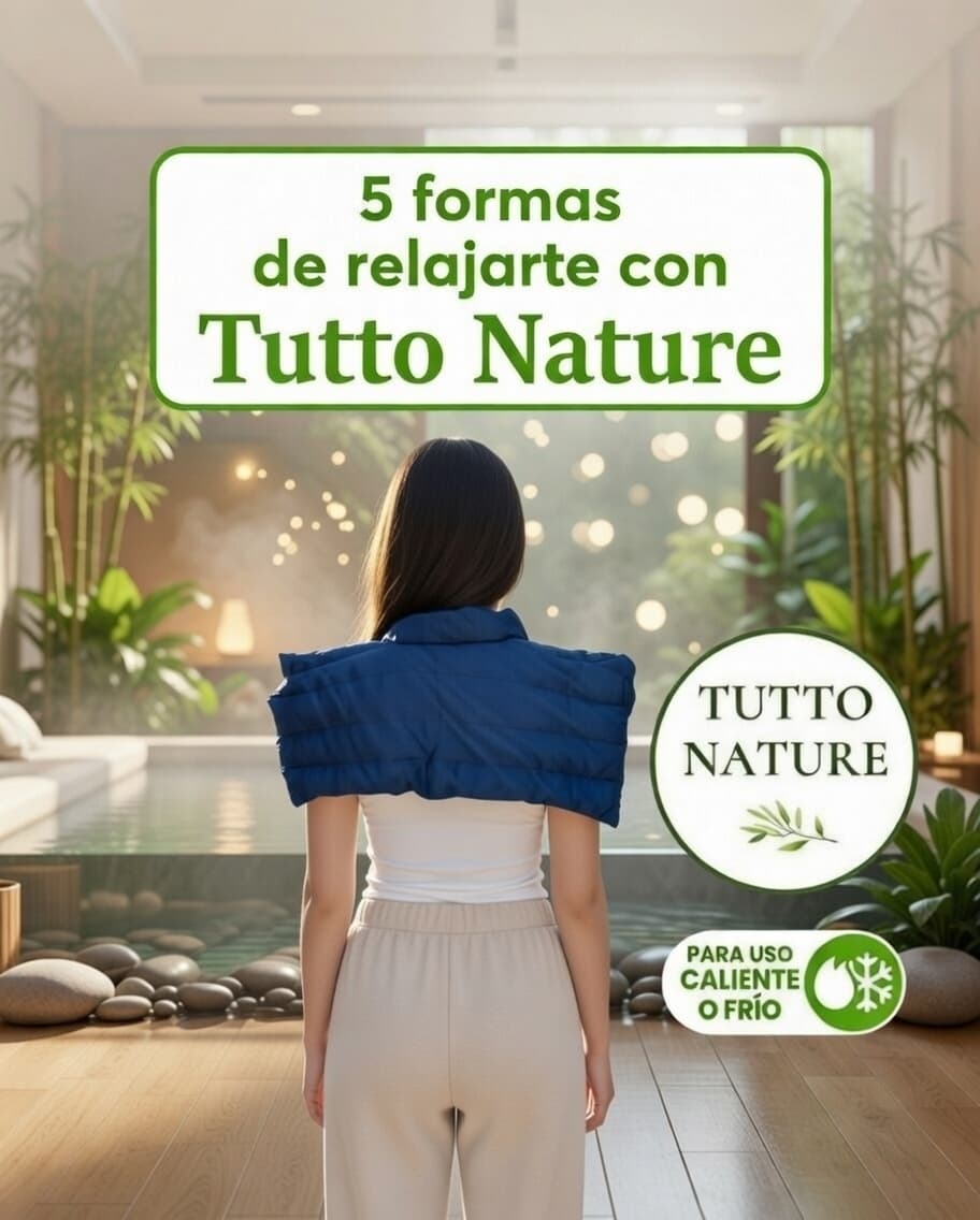 Persona usando un cojín Tutto Nature sobre el hombro para aliviar tensión